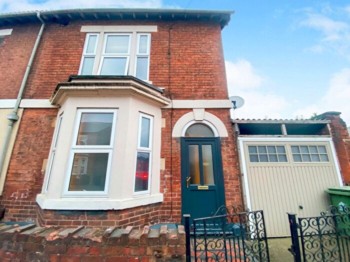 4 Bedroom Semi Detached House For Sale In Derby Road, Gloucester, GL1