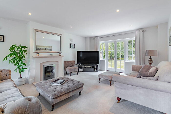 4 Bedroom Detached House For Sale In Garden Lane, Tyringham, Newport Pagnell, MK16