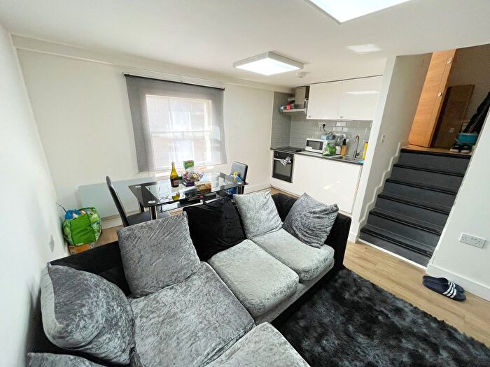 1 Bedroom Flat To Rent In Rye Lane, London, SE15