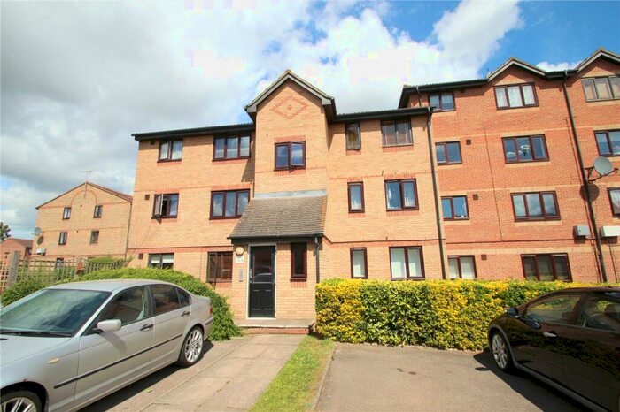 1 Bedroom Apartment To Rent In Chestnut Road, Vange, Basildon, SS16