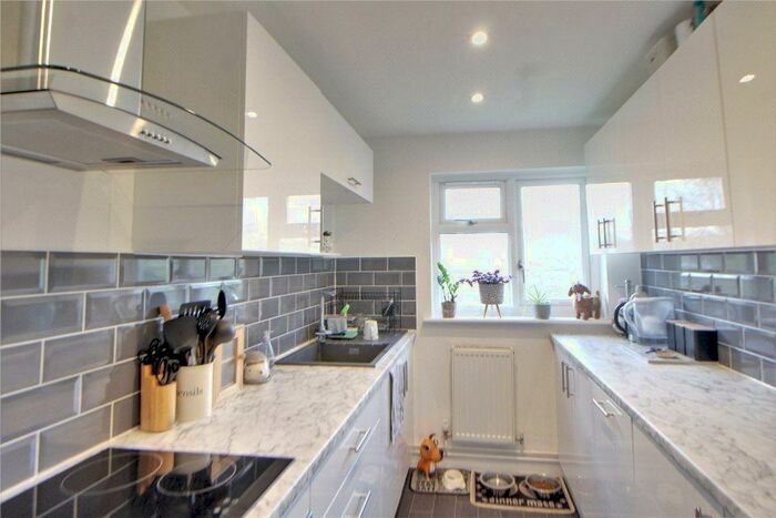 2 Bedroom Maisonette To Rent In North Road, Ash Vale, GU12