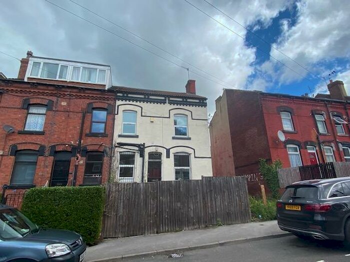 2 Bedroom Terraced House To Rent In Bexley Grove, Leeds, West Yorkshire, LS8