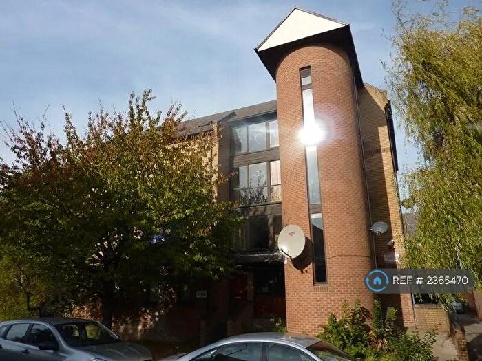 2 Bedroom Flat To Rent In Watersmeet Way, London, SE28