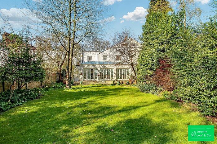 4 Bedroom Property For Sale In Fortis Green, London, N2