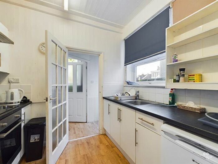 1 Bedroom House Of Multiple Occupation To Rent In Bristol Gardens, Brighton, BN2