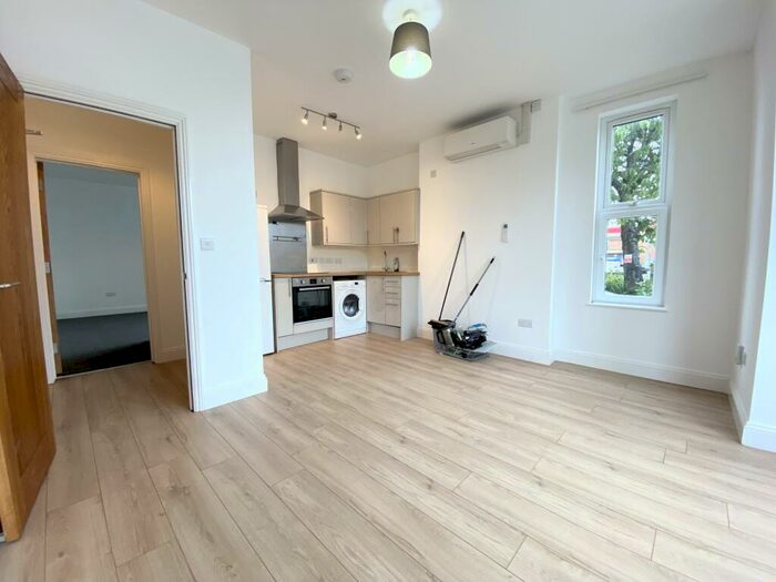 1 Bedroom Flat To Rent In Oundle Road, Flat, Peterborough, PE2