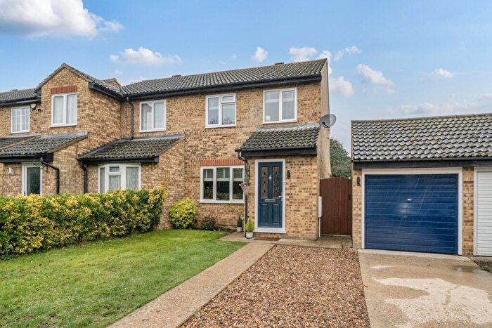 3 Bedroom Semi Detached House For Sale In Avon Rise, Flitwick, MK45