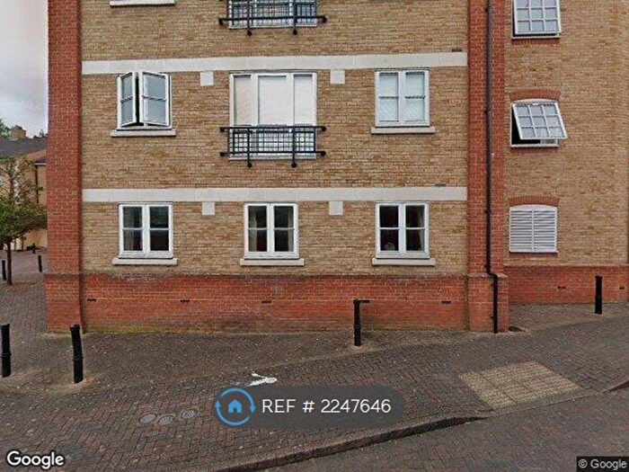2 Bedroom Flat To Rent In Albany Gardens, Colchester, CO2