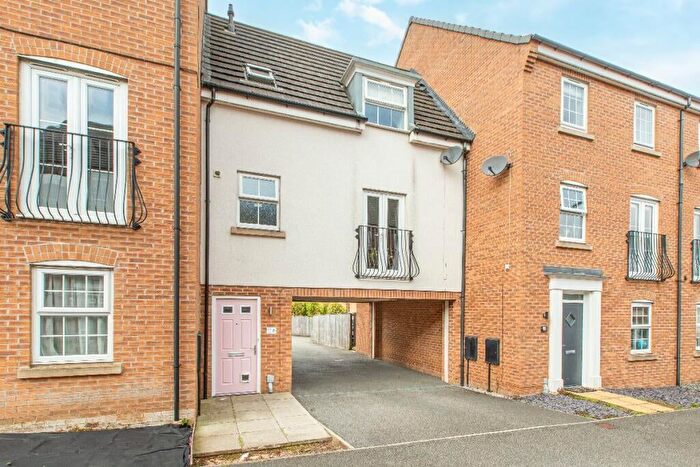 2 Bedroom Property For Sale In Henry Grove, Pudsey, LS28