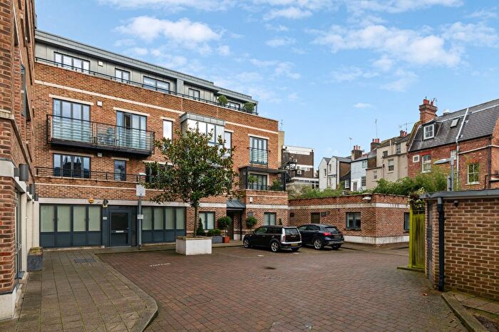 1 Bedroom Flat To Rent In Times Court, Retreat Road, Richmond, TW9