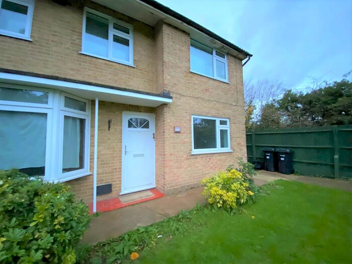 2 Bedroom Maisonette To Rent In Craig Gardens, London, E18