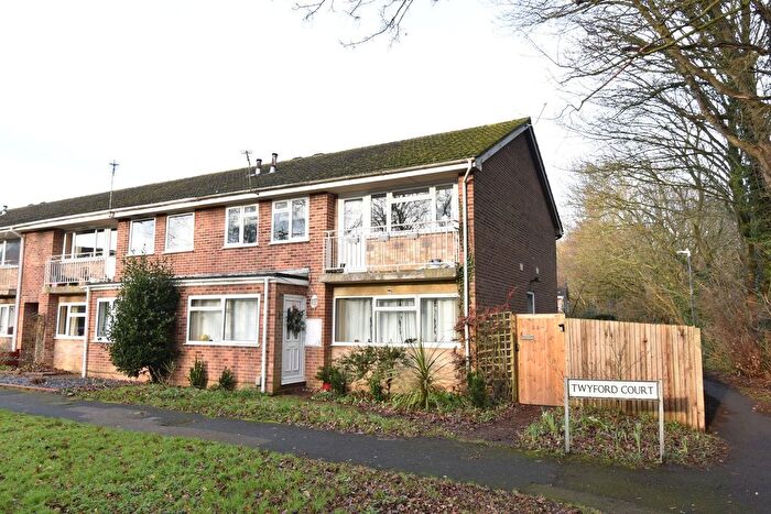 1 Bedroom Maisonette To Rent In Twyford Court, Maidstone, ME14