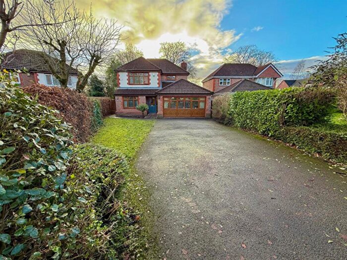 4 Bedroom Detached House For Sale In Woodlea Lane, Meanwood, Leeds, West Yorkshire., LS6