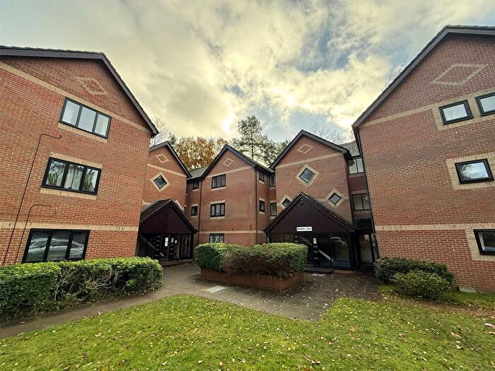 1 Bedroom Flat For Sale In Mulberry Court, Wayland Close, Bracknell, Berkshire, RG12