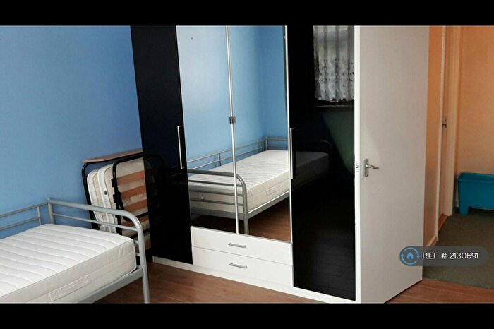 2 Bedroom Maisonette To Rent In Rotherhithe New Road, London, SE16