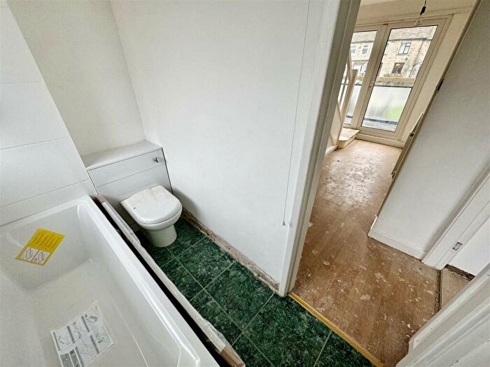 2 Bedroom Apartment To Rent In Northgate, Almondbury, HD5
