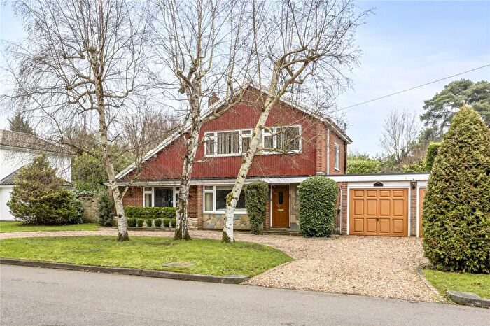 4 Bedroom Detached House For Sale In Wey Road, Weybridge, Surrey, KT13