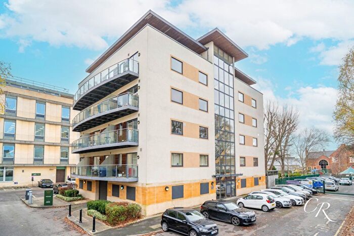 1 Bedroom Flat For Sale In St. James Square, Cheltenham, GL50