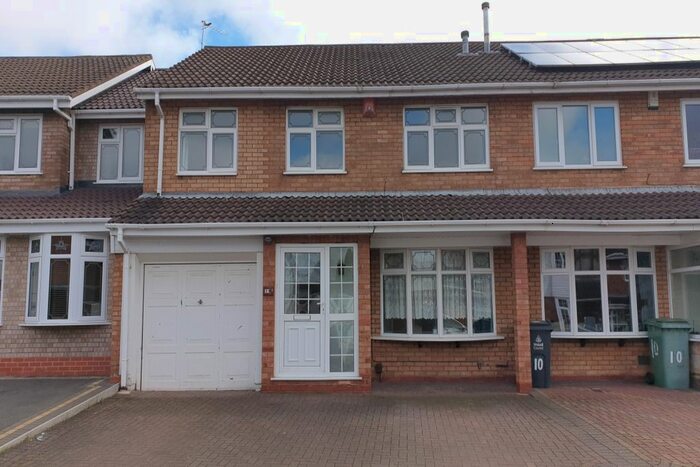 4 Bedroom Semi-Detached House To Rent In Calstock Road, Willenhall, West Midlands, WV12