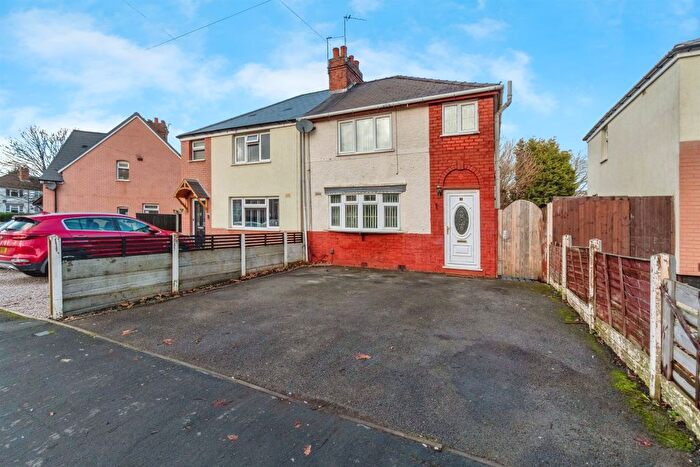 3 Bedroom Semi Detached House For Sale In Yardley Street, Wednesbury, WS10