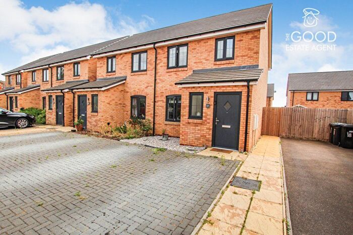 3 Bedroom Semi-Detached House For Sale In King James Close, Fordham, CB7