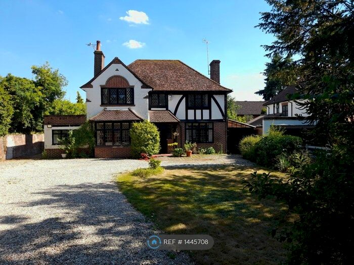 4 Bedroom Detached House To Rent In Bath Road, Reading, RG1