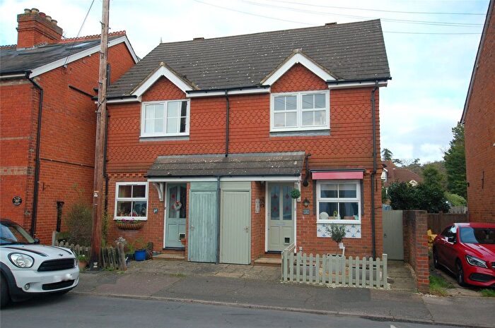 2 Bedroom Semi-Detached House For Sale In Albert Road, Addlestone, KT15