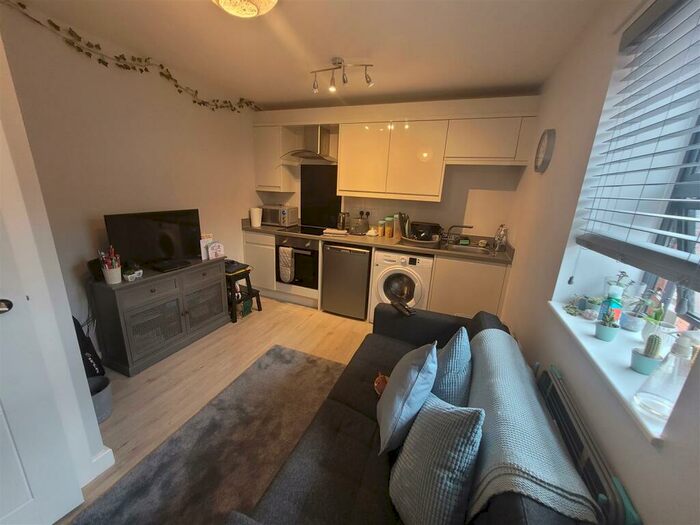 1 Bedroom Apartment To Rent In Albert Terrace, Loughborough, Leicestershire, LE11