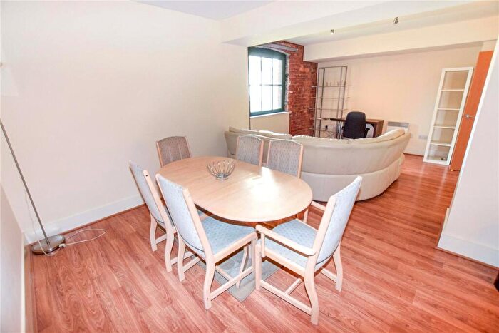 3 Bedroom Flat To Rent In Macintosh Mills, Cambridge Street, Southern Gateway, Manchester, M1