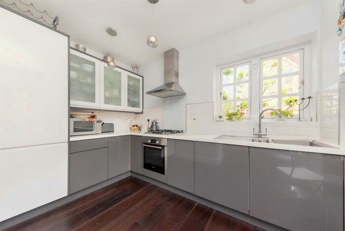 3 Bedroom Flat To Rent In Cureton Street, London, SW1P