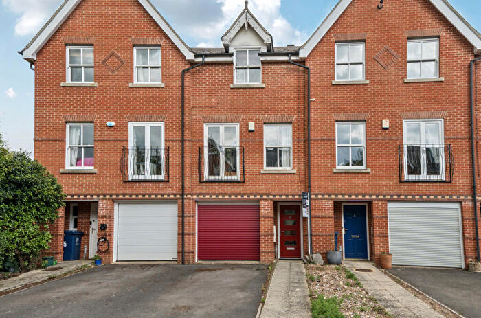 3 Bedroom Town House For Sale In Lamarsh Road, Off Botley Road, Oxford, OX2