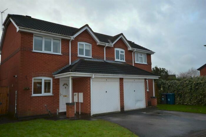 3 Bedroom Semi-Detached House To Rent In Parkstone Close, West Bridgford, Nottingham, Nottinghamshire, NG2