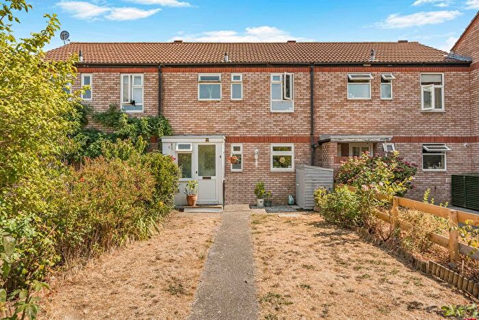 3 Bedroom Terraced House For Sale In Studios Road, Shepperton, TW17