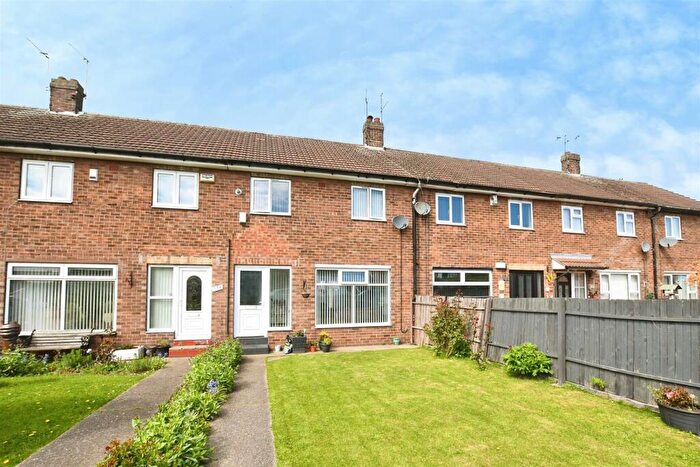 2 Bedroom Terraced House For Sale In Leads Road, Hull, HU7