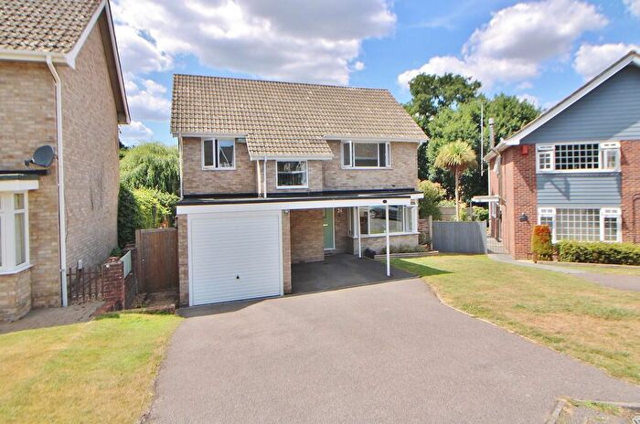 4 Bedroom Detached House For Sale In Westland Drive, Waterlooville, PO7