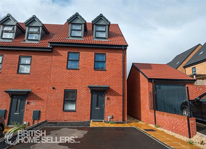 3 Bedroom Semi-Detached House For Sale In Charnian Way, Shepshed, Loughborough, Leicestershire, LE12