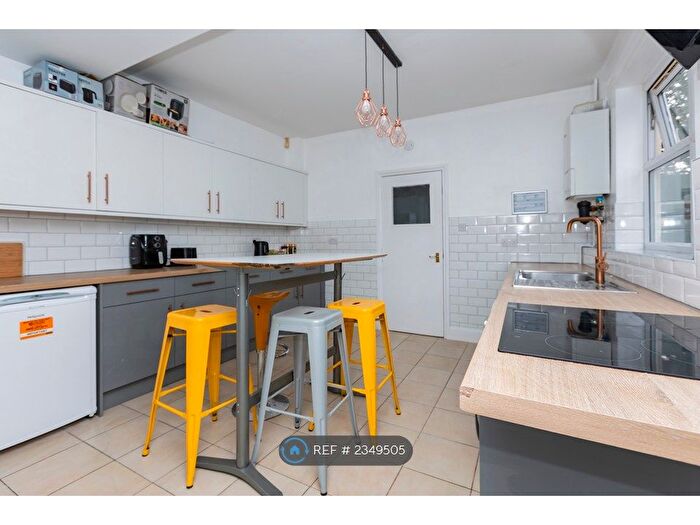 5 Bedroom Semi-Detached House To Rent In Paton Street, Leicester, LE3