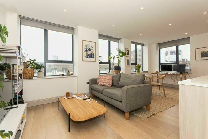 1 Bedroom Apartment To Rent In York Road, Battersea, SW11