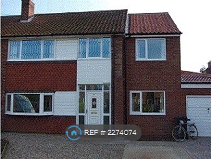 6 Bedroom Semi-Detached House To Rent In School Lane, Heslington, York, YO10