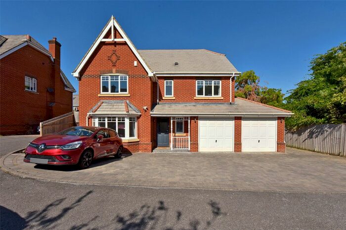 6 Bedroom Detached House To Rent In Nightingale Walk, Windsor, Berkshire, SL4