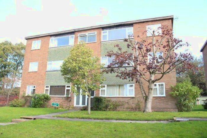2 Bedroom Flat To Rent In Hill Village Road, Sutton Coldfield B75