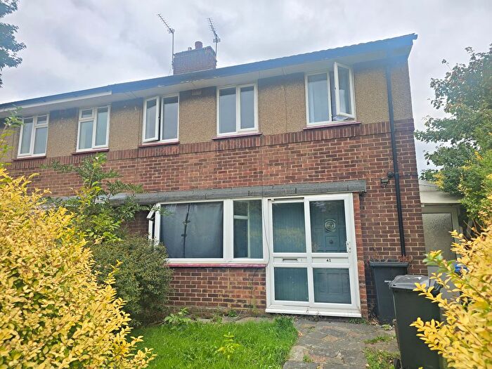 3 Bedroom Property To Rent In Dartford Avenue, London, N9