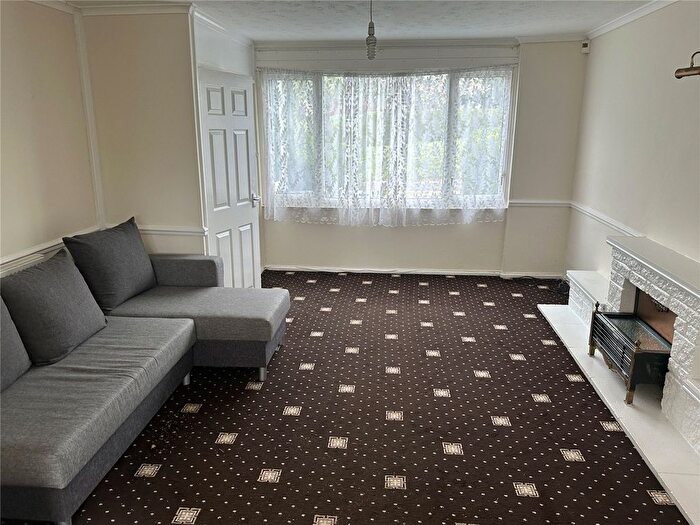 3 Bedroom End Of Terrace House For Sale In Canberra Way, Birmingham, West Midlands, B12