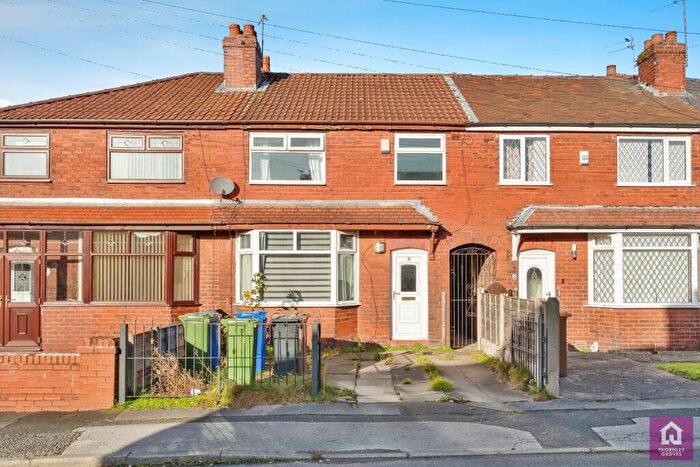 3 Bedroom Terraced House For Sale In Kelsall Drive, Droylsden, Greater Manchester, M43