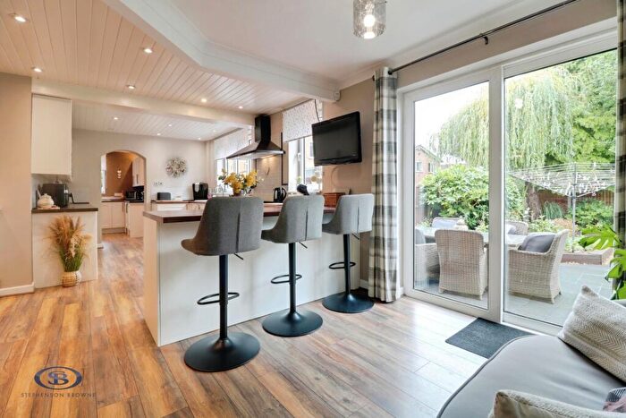 6 Bedroom Detached House For Sale In Dart Close, Alsager, ST7