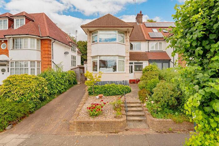 Studio To Rent In Helenslea Avenue, Golders Green, NW11