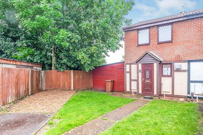 2 Bedroom End Of Terrace House To Rent In Henley Close, Walderslade, Chatham, Kent, ME5