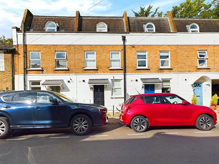 3 Bedroom Detached House To Rent In Lion Road, Twickenham, TW1