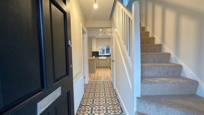 3 Bedroom Semi-Detached House For Sale In Victoria Road, Stirchley, Birmingham, B30