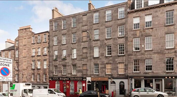 3 Bedroom Flat To Rent In Broughton Street, EH1